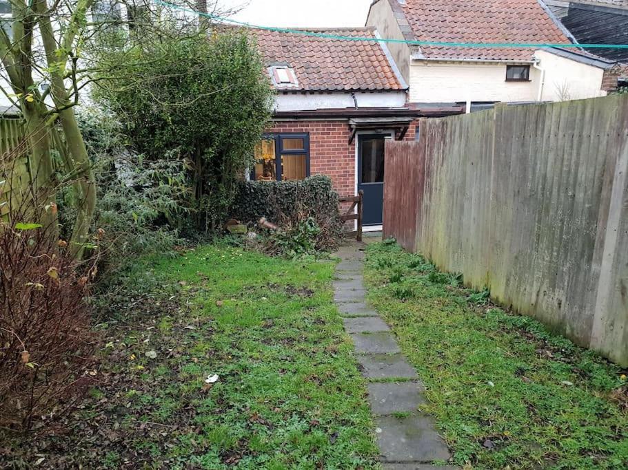 Cosy Cottage Blundeston Экстерьер фото
